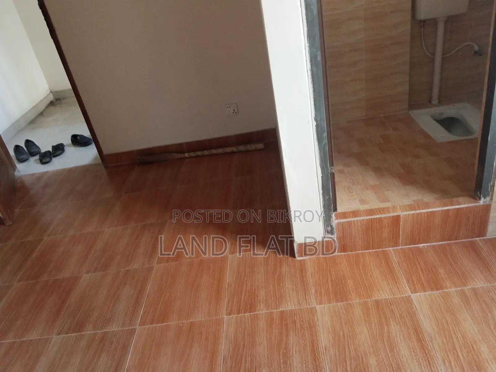 450 sq ft flat for sale, on the 5th floor with loan facility