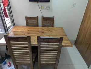 সেগুন কাঠের ডাইনিং টেবিল