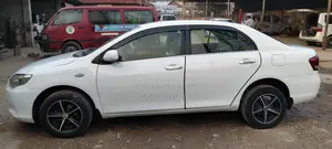 Toyota Axio . 2010