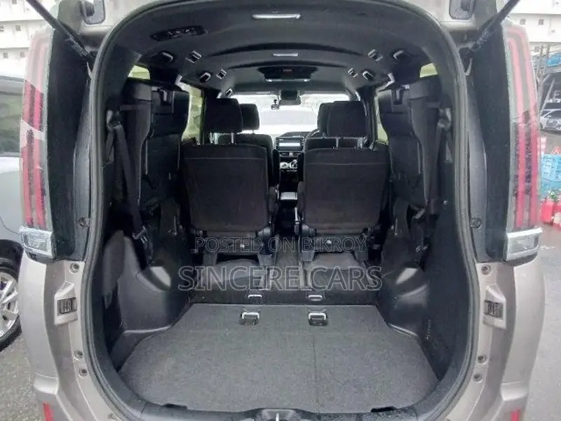 Toyota Noah G PKG HYB 4.5 POINT 2021