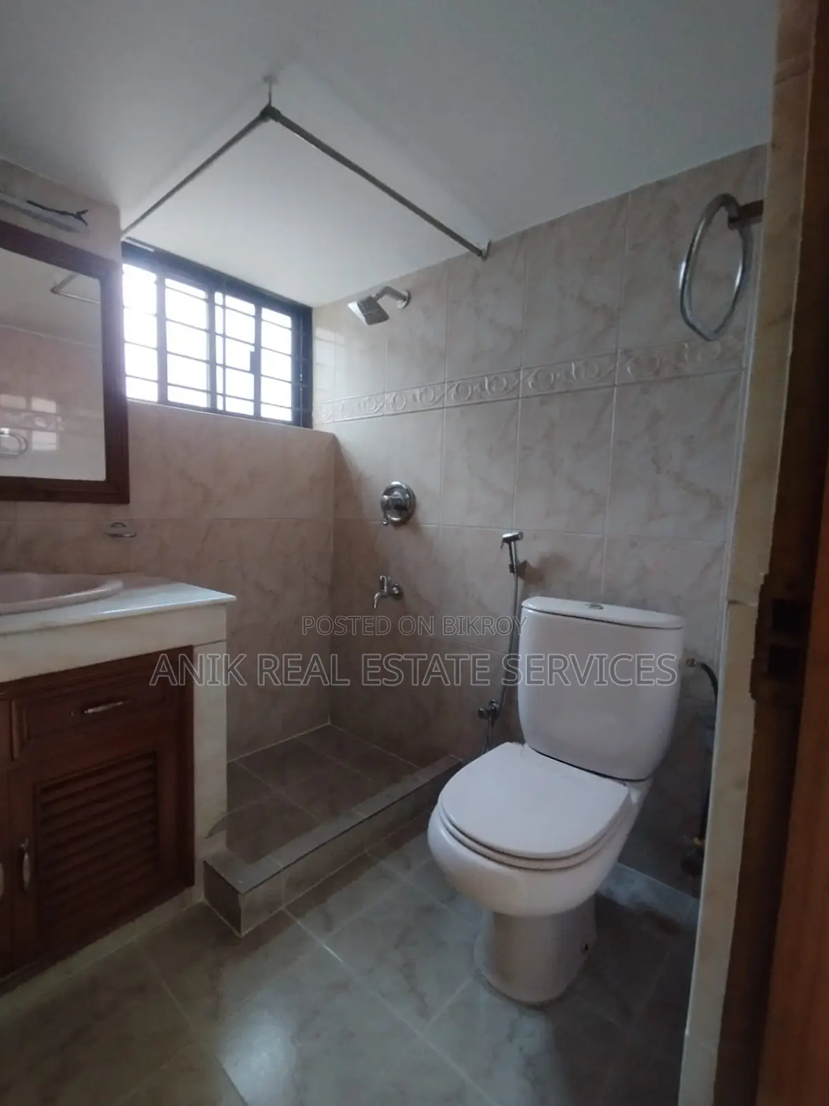 Good Quality 3 Bedroom Un Farnised Flat Rent At Gulshan 2