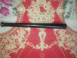 ইমার্জেন্সি সেল উইথ মিনি বেসবল ব্যাট