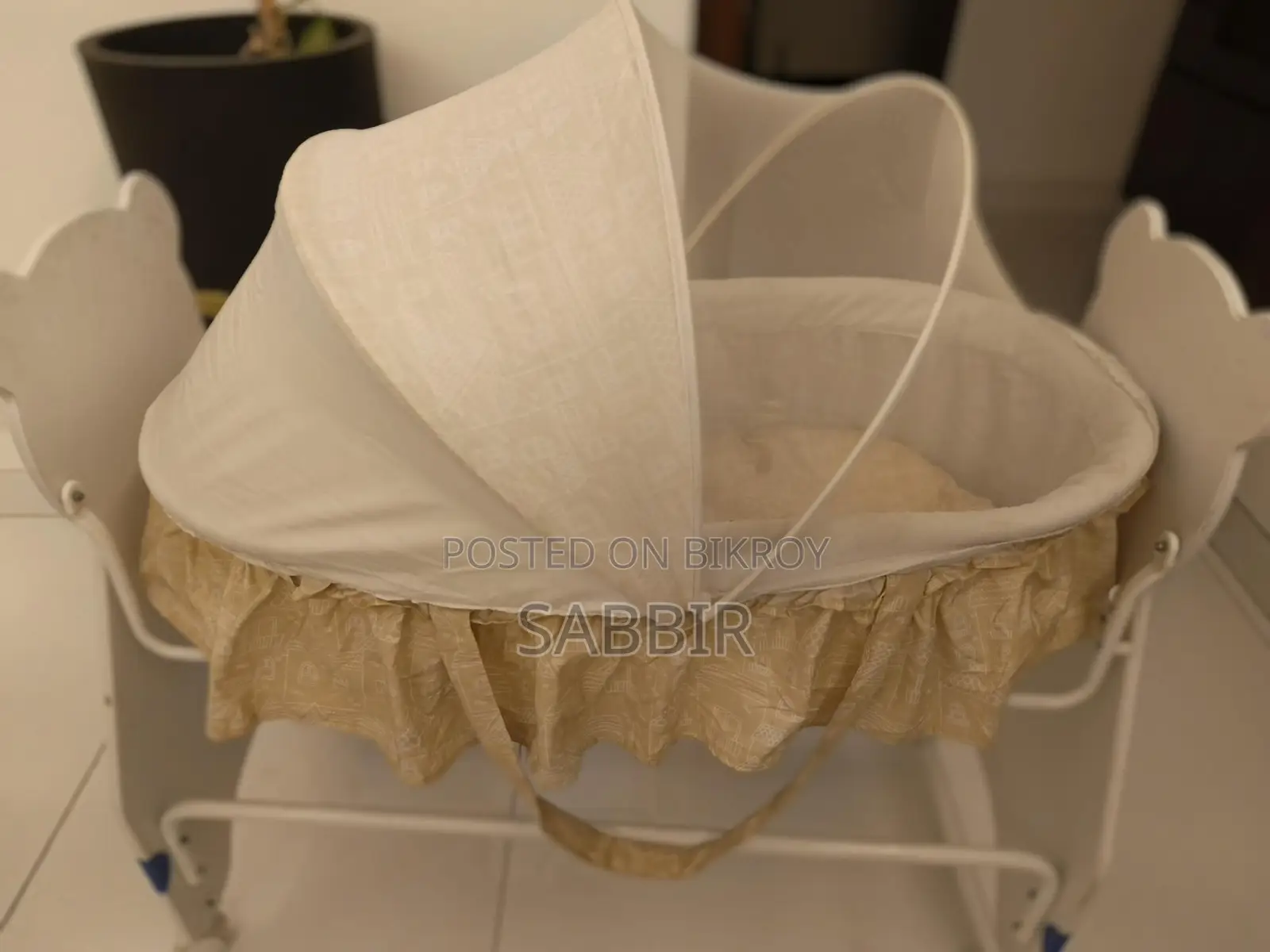 Baby Swinging Cot