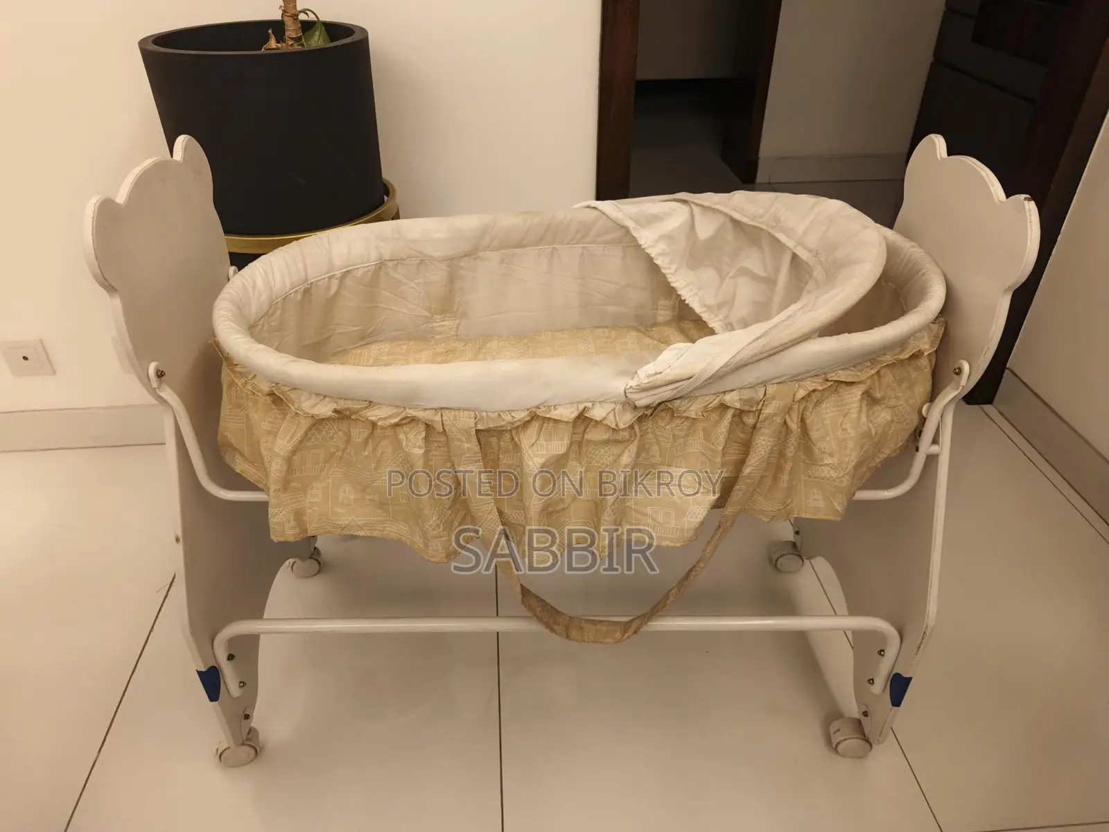 Baby Swinging Cot