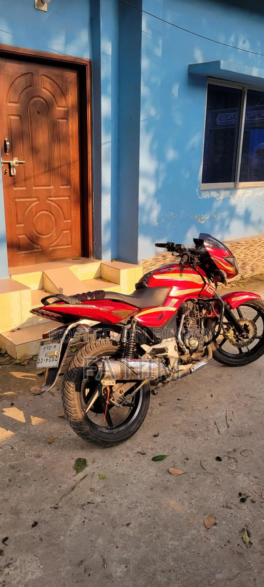 Bajaj Pulsar 150 . 2012