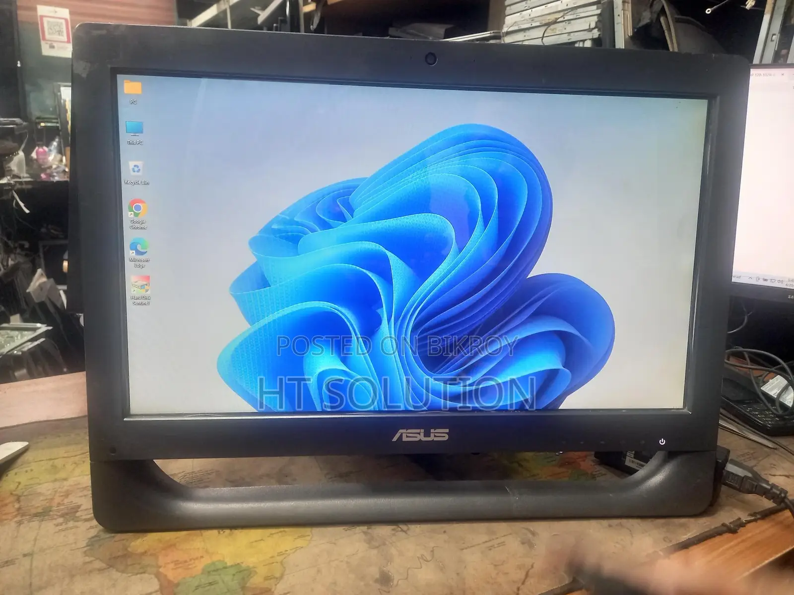 Asus DB101867 20" All-in-One Desktop PC (Core i5 2nd Gen | 8GB RAM/500GB)