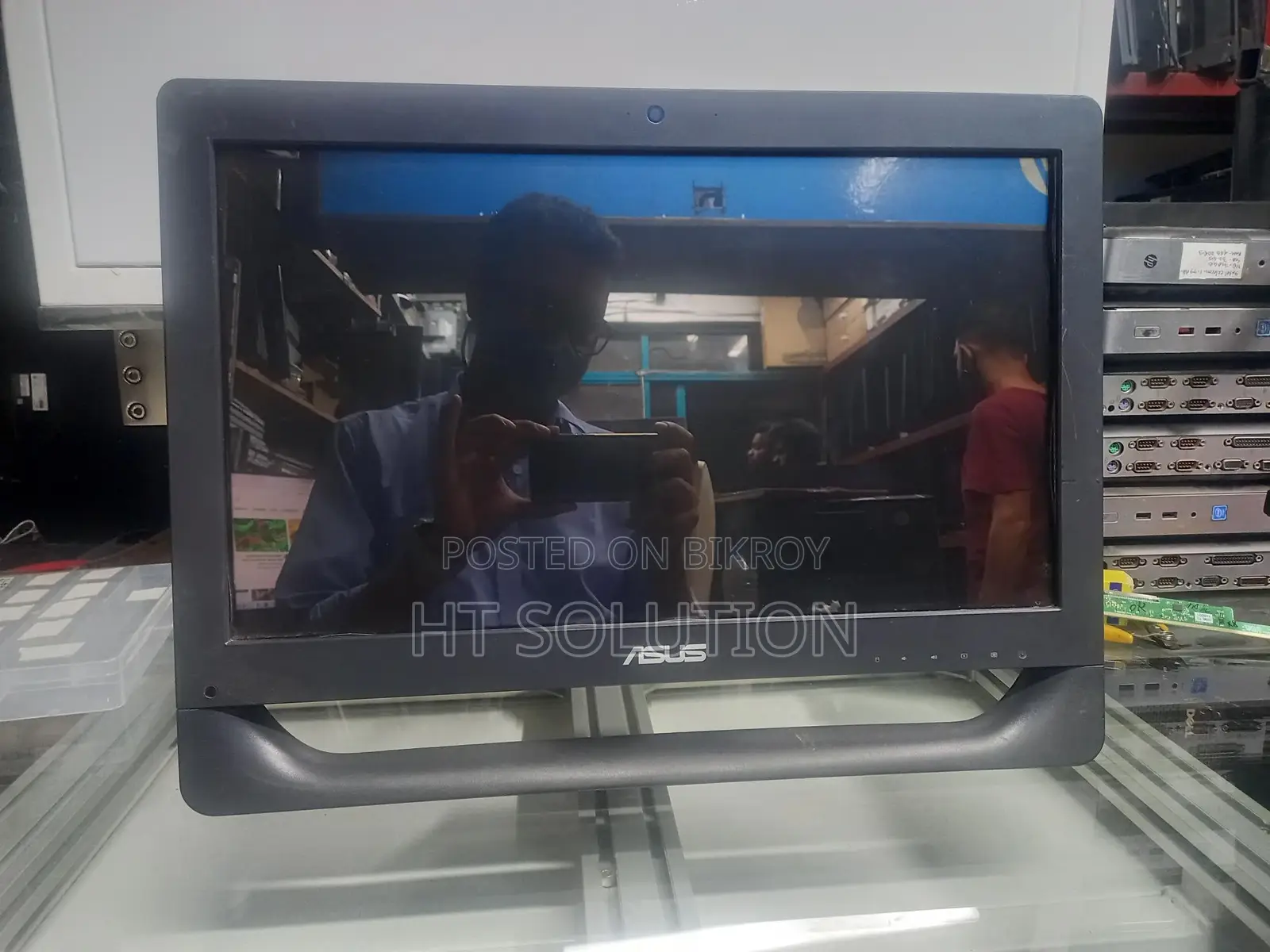 Asus DB101867 20" All-in-One Desktop PC (Core i5 2nd Gen | 8GB RAM/500GB)