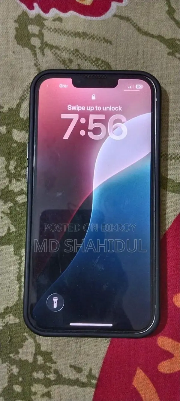 Apple iPhone 13 (Used)