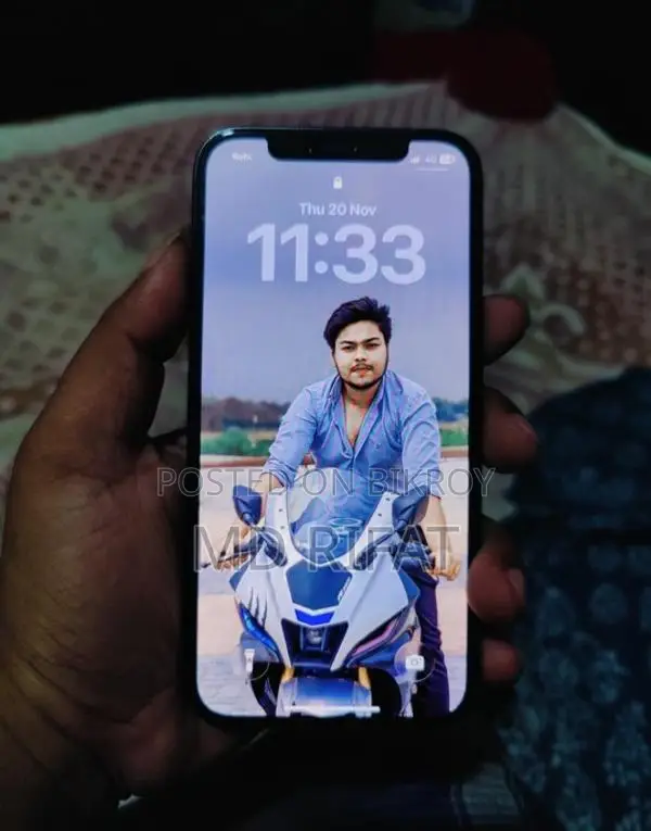Apple iPhone 12 (Used)