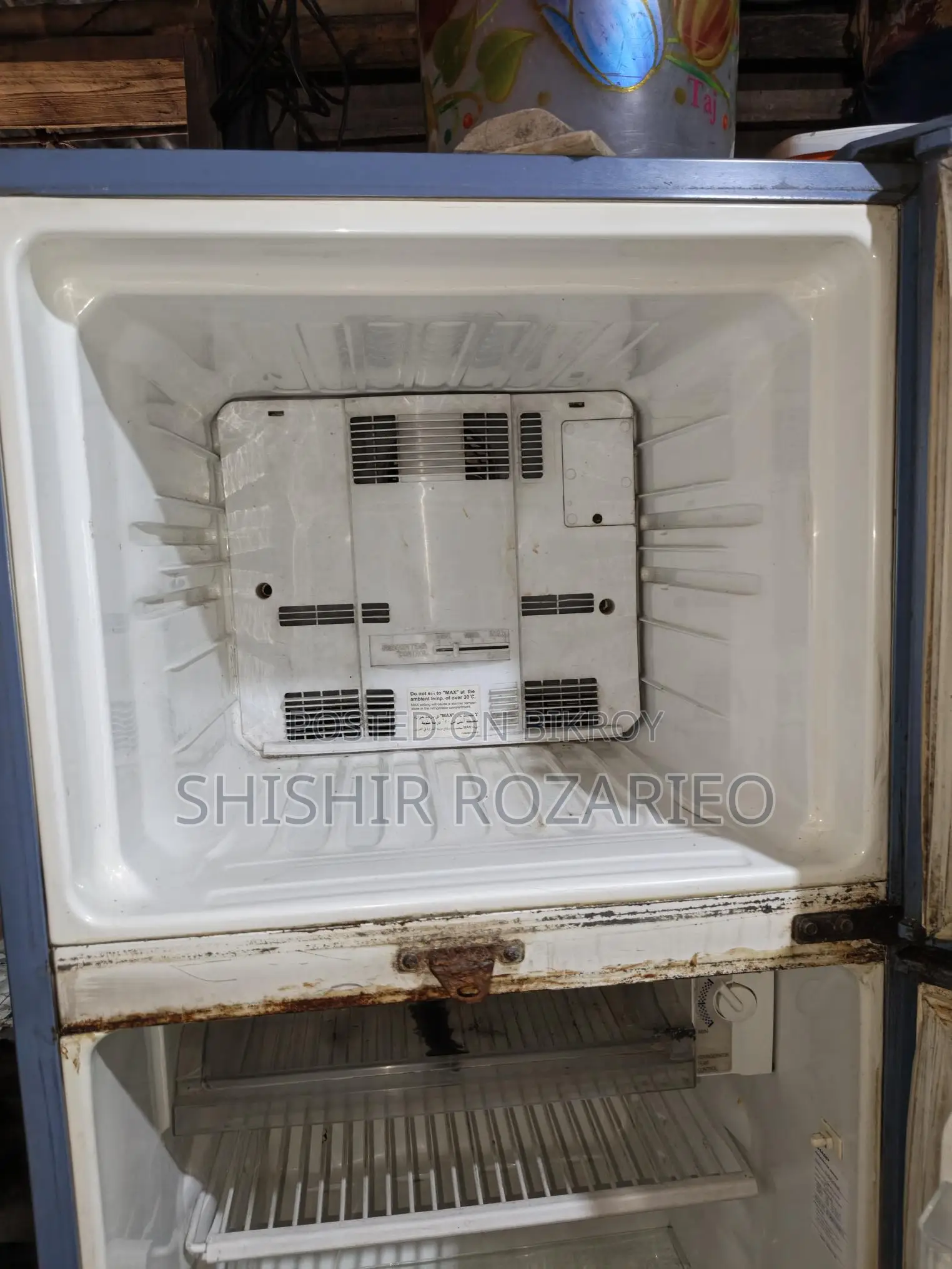 ফ্রিজ টা ভালো খুব সুন্দর ঠান্ডা রাখে খাবার 
 কিন্তু ফ্রজ টা বডি হয়ে জায়। শুধু এটা ঠিক করাতে হবে এছাড়া কোনো সমস্যা নেই