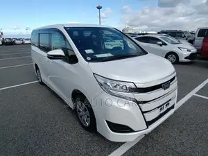 Toyota Noah Non Hybrid X Pearl 2021