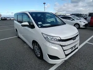 Toyota Noah Non Hybrid X Pearl 2021