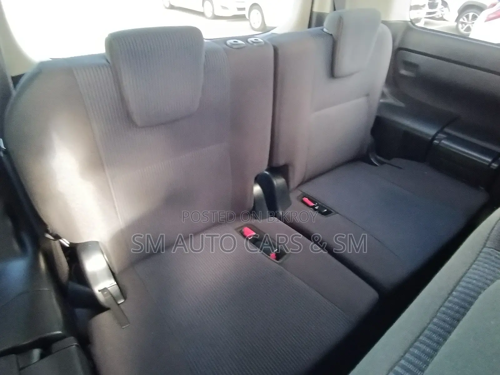 Toyota Noah Non Hybrid X Pearl 2021