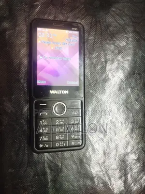 Walton button mobile (Used)