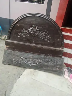 সেমি বস্ক খাট।