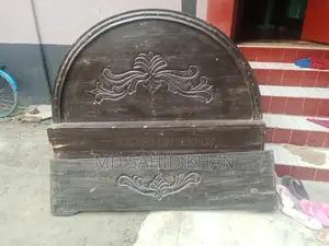 সেমি বস্ক খাট।