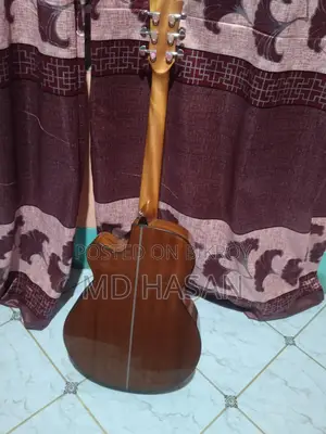 Emeryla L-720a Guitar