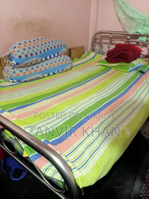 স্টিলের খাট সাথে জাজিম তোষক সব আছে