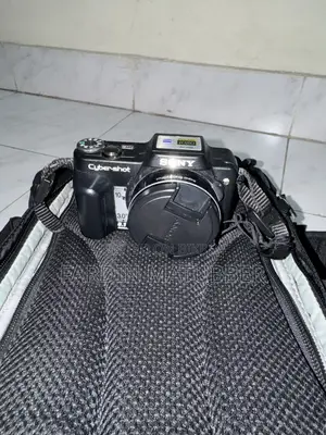 Sony Cyber-shot DSC-H10