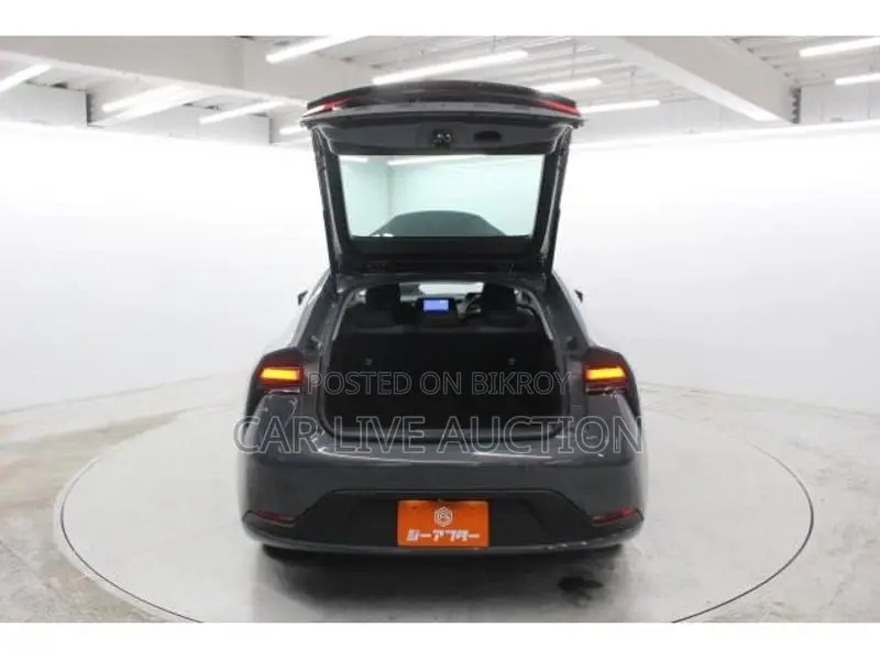Toyota Prius U 2023