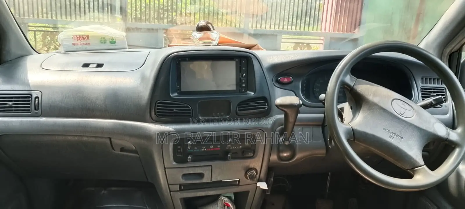 Toyota Noah ` 2003