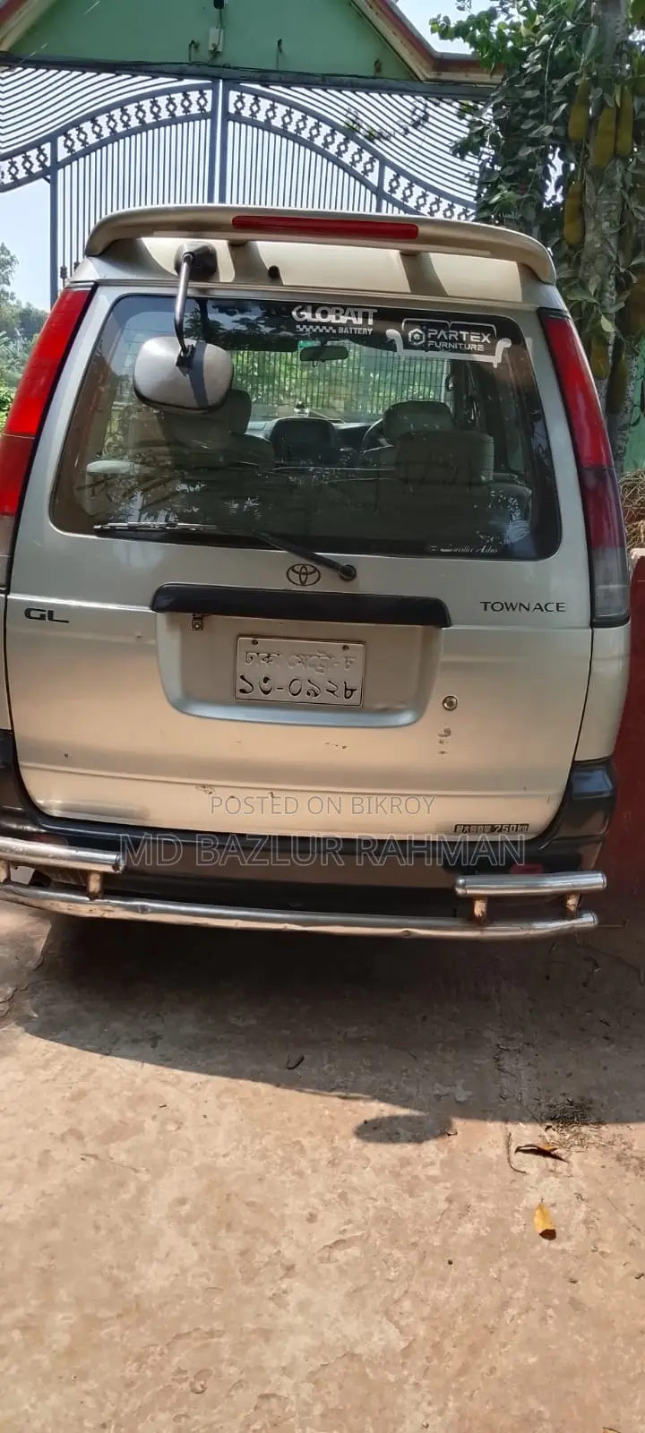 Toyota Noah ` 2003