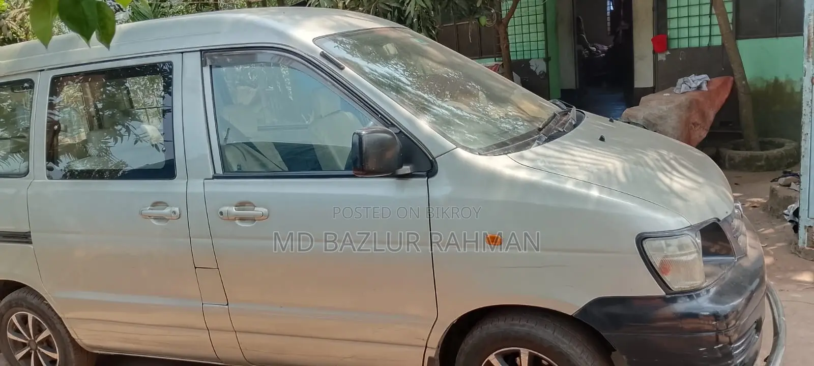 Toyota Noah ` 2003