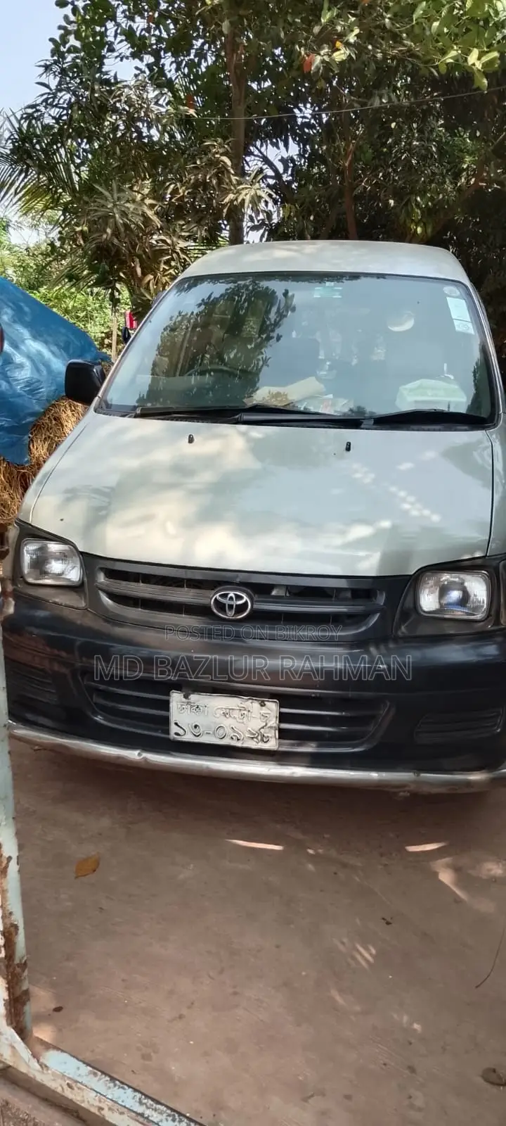 Toyota Noah ` 2003