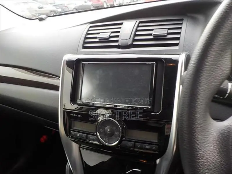Toyota Premio F 2020