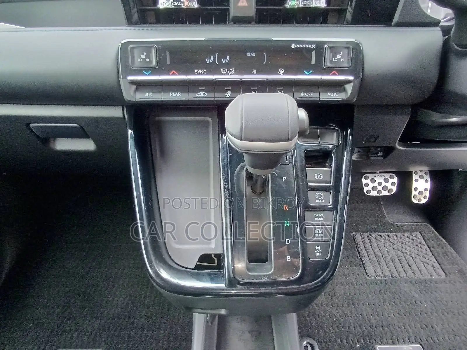 Toyota Voxy SZ, PEARL ARO KIT 2023
