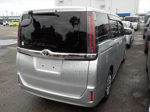 Toyota Noah X 2020