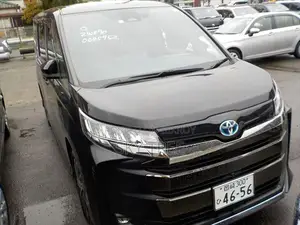 Toyota Noah SZ 2023