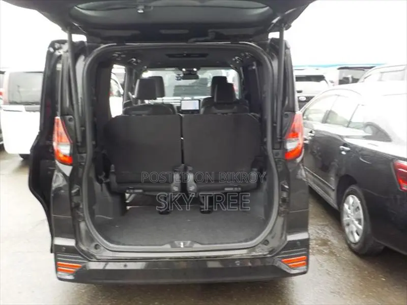 Toyota Noah SZ 2023