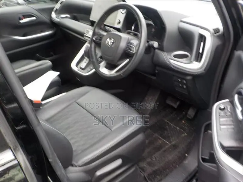 Toyota Noah SZ 2023