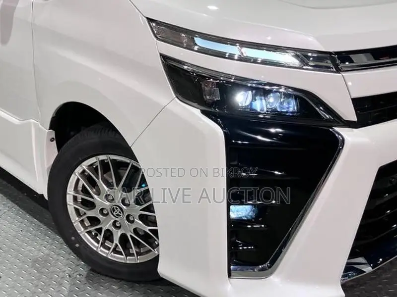 Toyota Voxy Hybrid ZS-KERAMIKE 2 2021