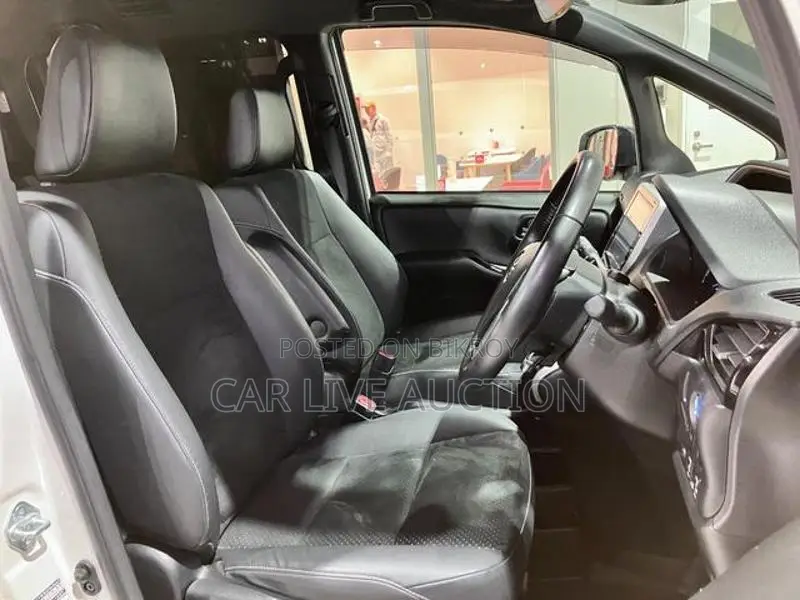 Toyota Voxy Hybrid ZS-KERAMIKE 2 2021