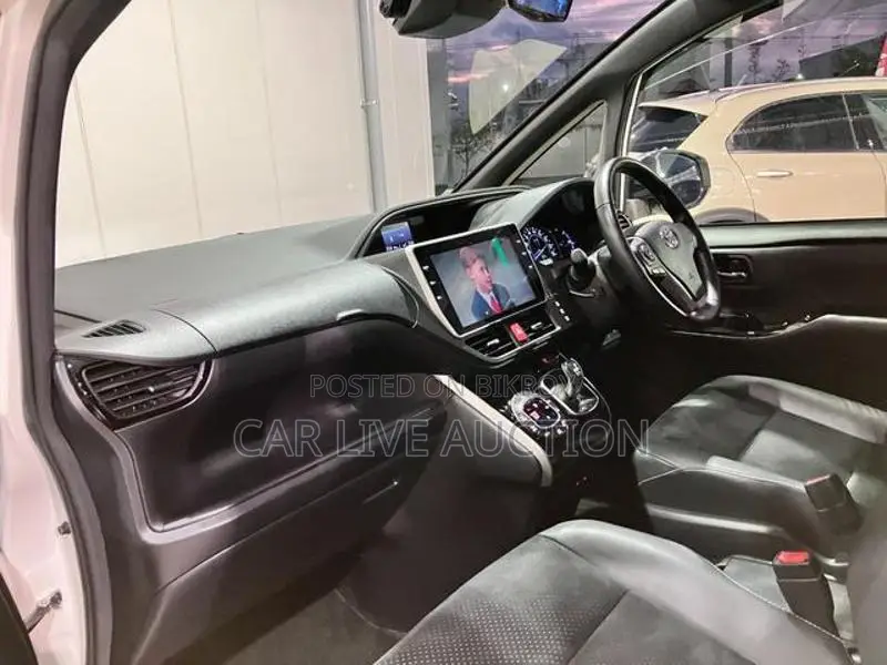 Toyota Voxy Hybrid ZS-KERAMIKE 2 2021
