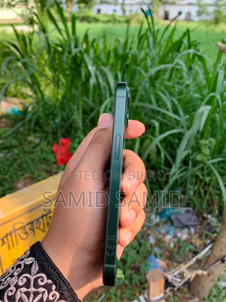 Apple iPhone 13 (Used)