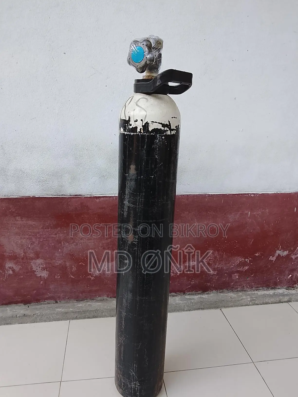 মেশিন সহ এই অক্রিজেন সিলিন্ডার টি বিক্রি হবে