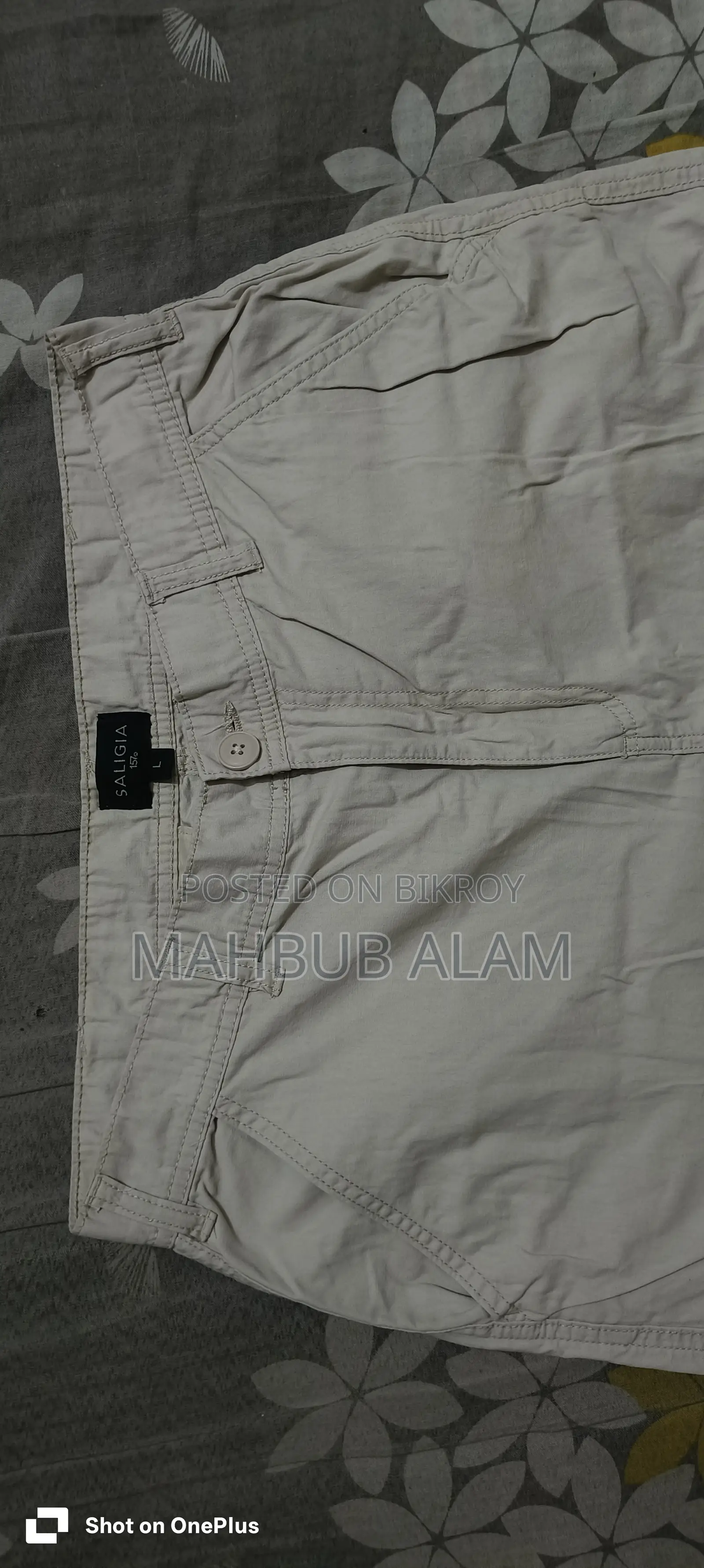Salagia Cargo Pants White Color.