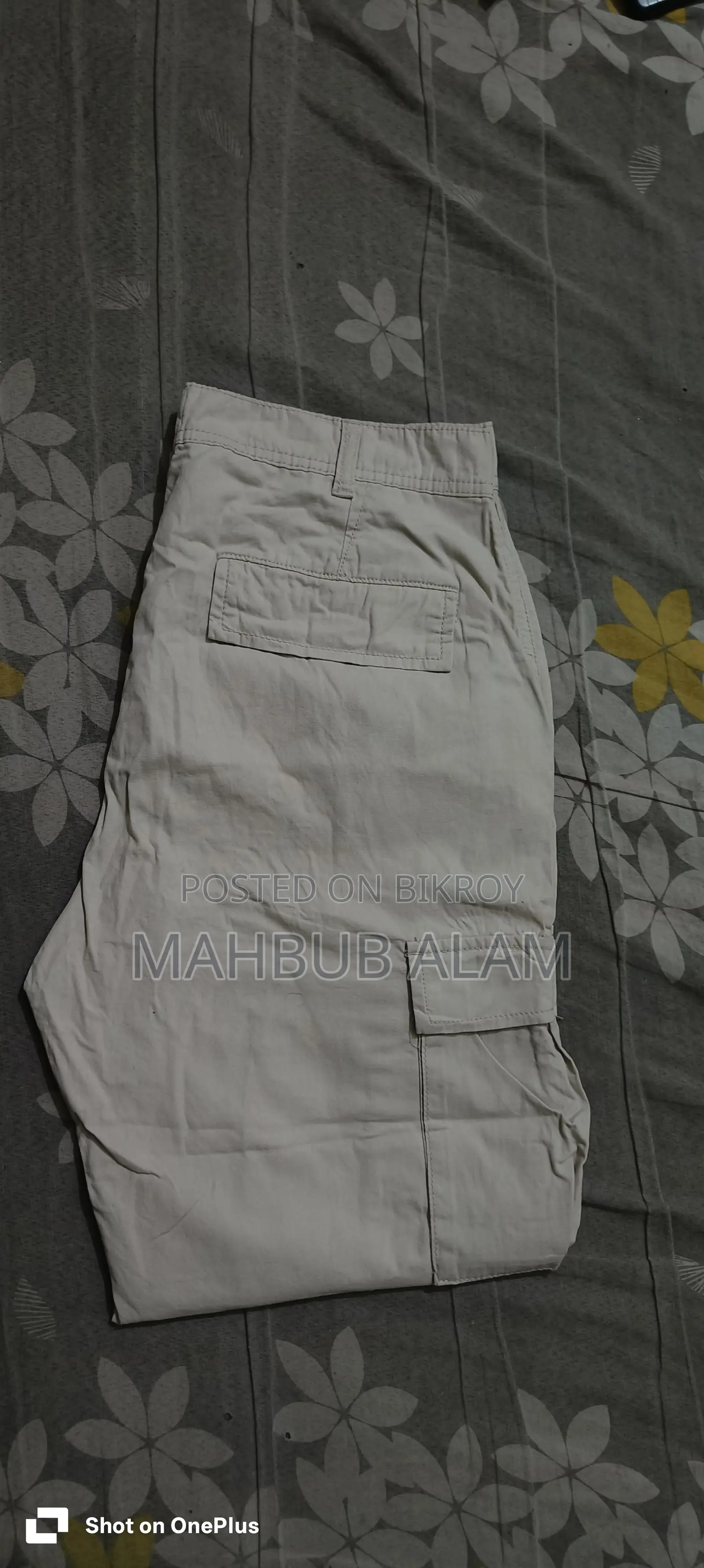 Salagia Cargo Pants White Color.