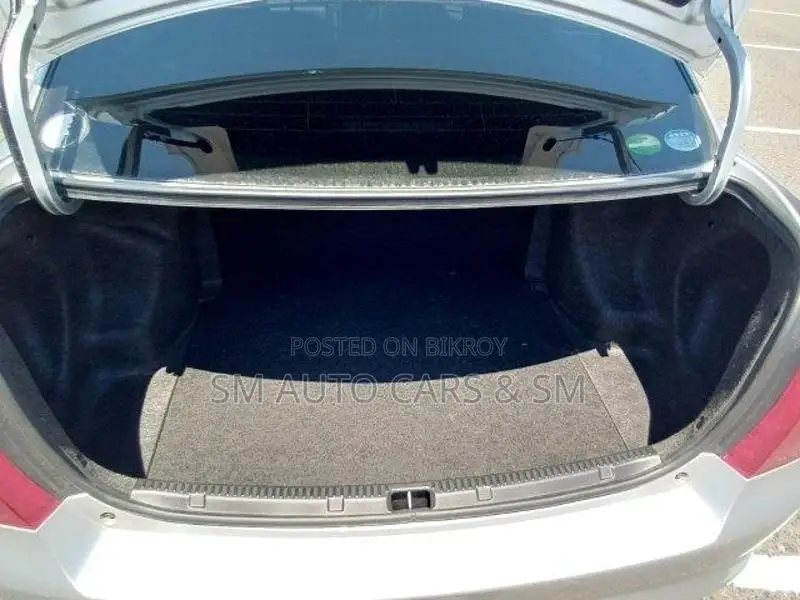 Toyota Axio Hybrid EX Silver 2020