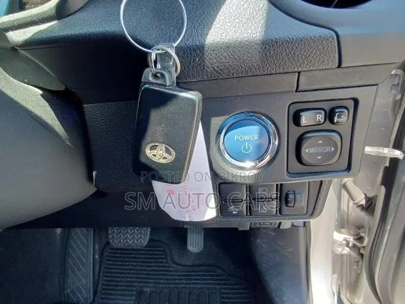 Toyota Axio Hybrid EX Silver 2020