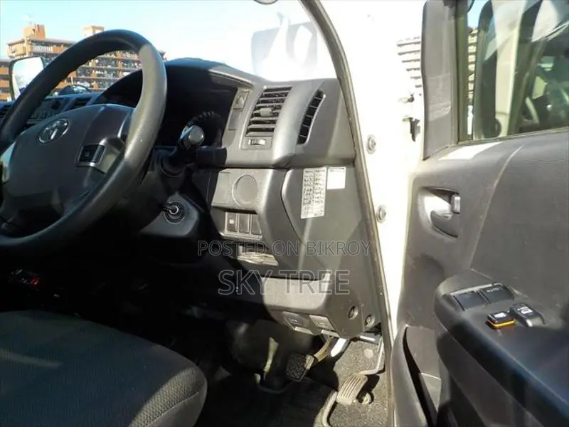 Toyota Hiace ambulance 2020