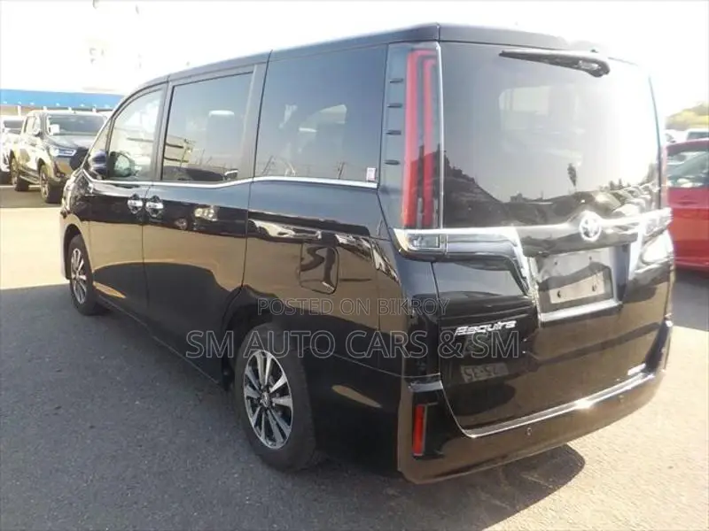 Toyota Esquire Non Hybrid Gi Black 2021