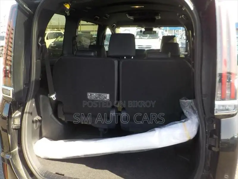 Toyota Esquire Non Hybrid Gi Black 2021