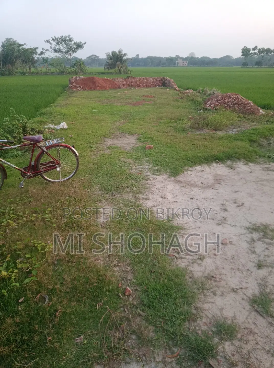 Land for urgent sale.