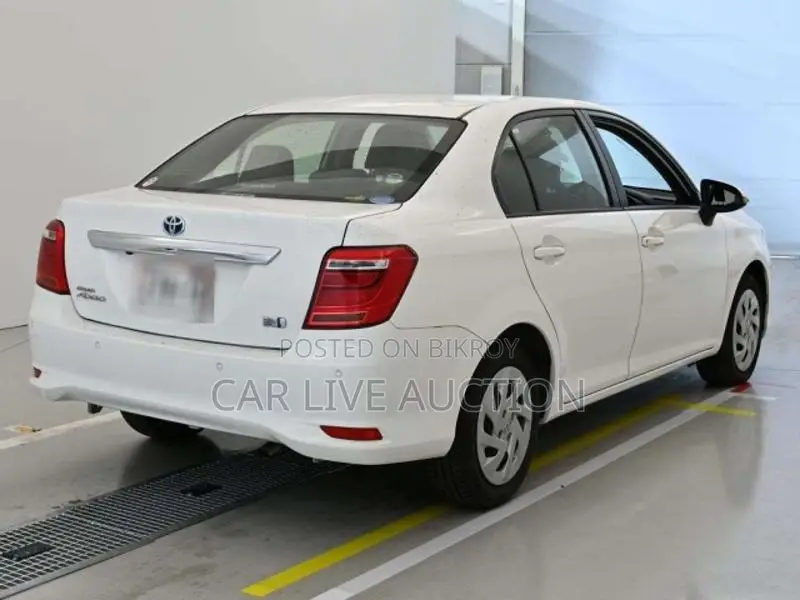 Toyota Axio HYBRID EX 2021