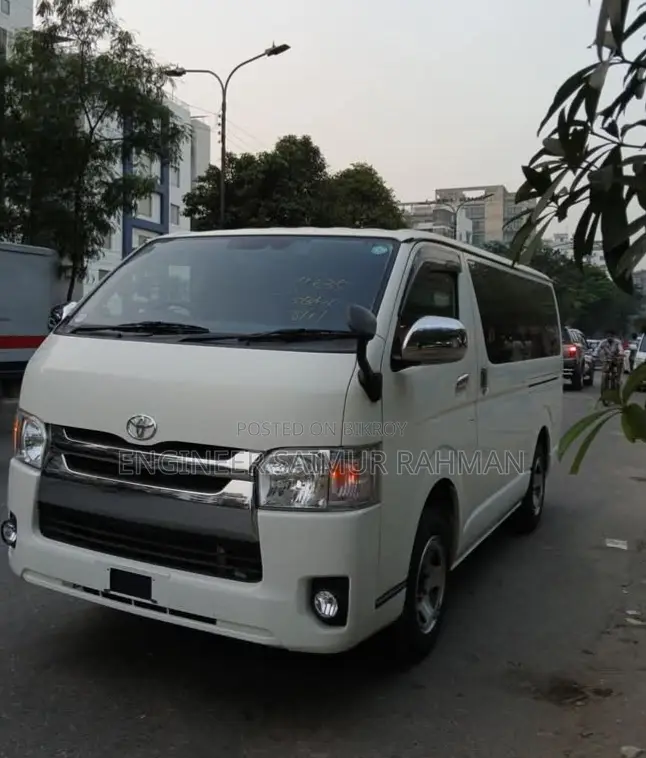 Toyota Hiace Genuine Dual AC 2020