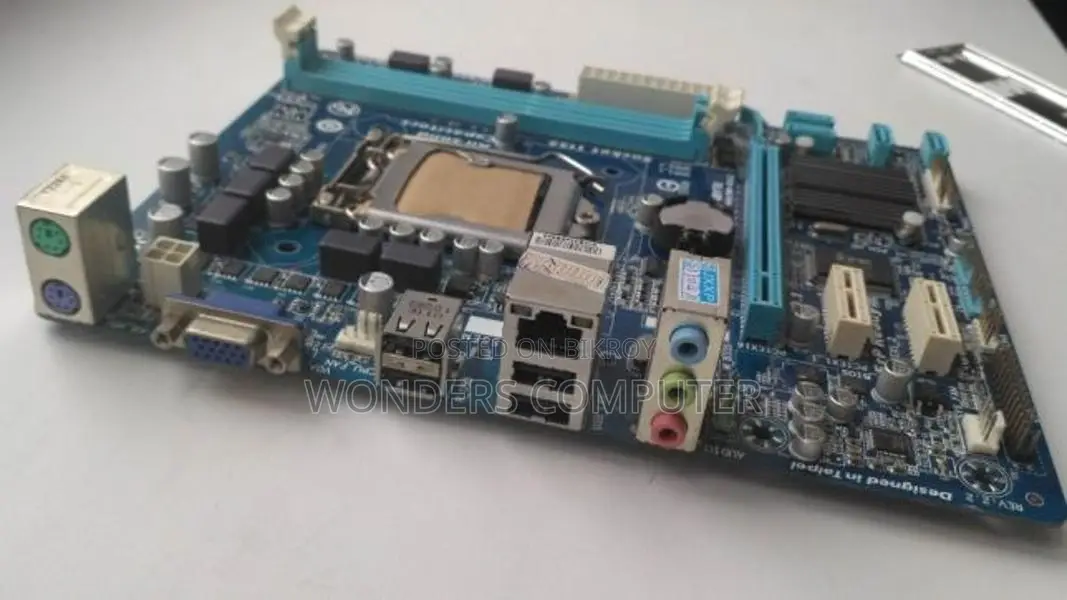 GIGABYTE GA-H61M-DS2 Micro-ATX মাদারবোর্ড ১ বছরের ওয়ারেন্টি